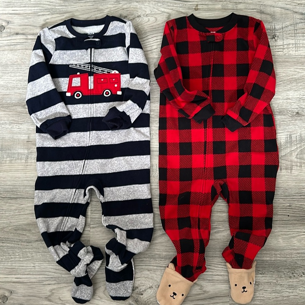 Carters Brand Set of (2) 2T Zip Up Fleece Pajamas
